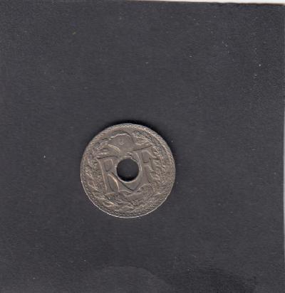 Beschrijving: 10 Centimes HOLE